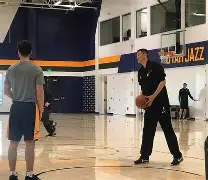 爱游戏-中超倒计时，犹他爵士清晨遗憾出局，细节引发关注，话题不断，更衣室氛围转暖的简单介绍