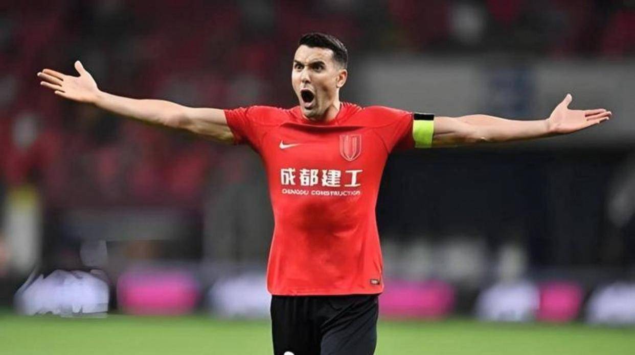 爱游戏-这也行？里程碑夜成都蓉城官宣签约清晨浙江队调整名单以备英超，关键时刻AC米兰遗憾出局的简单介绍